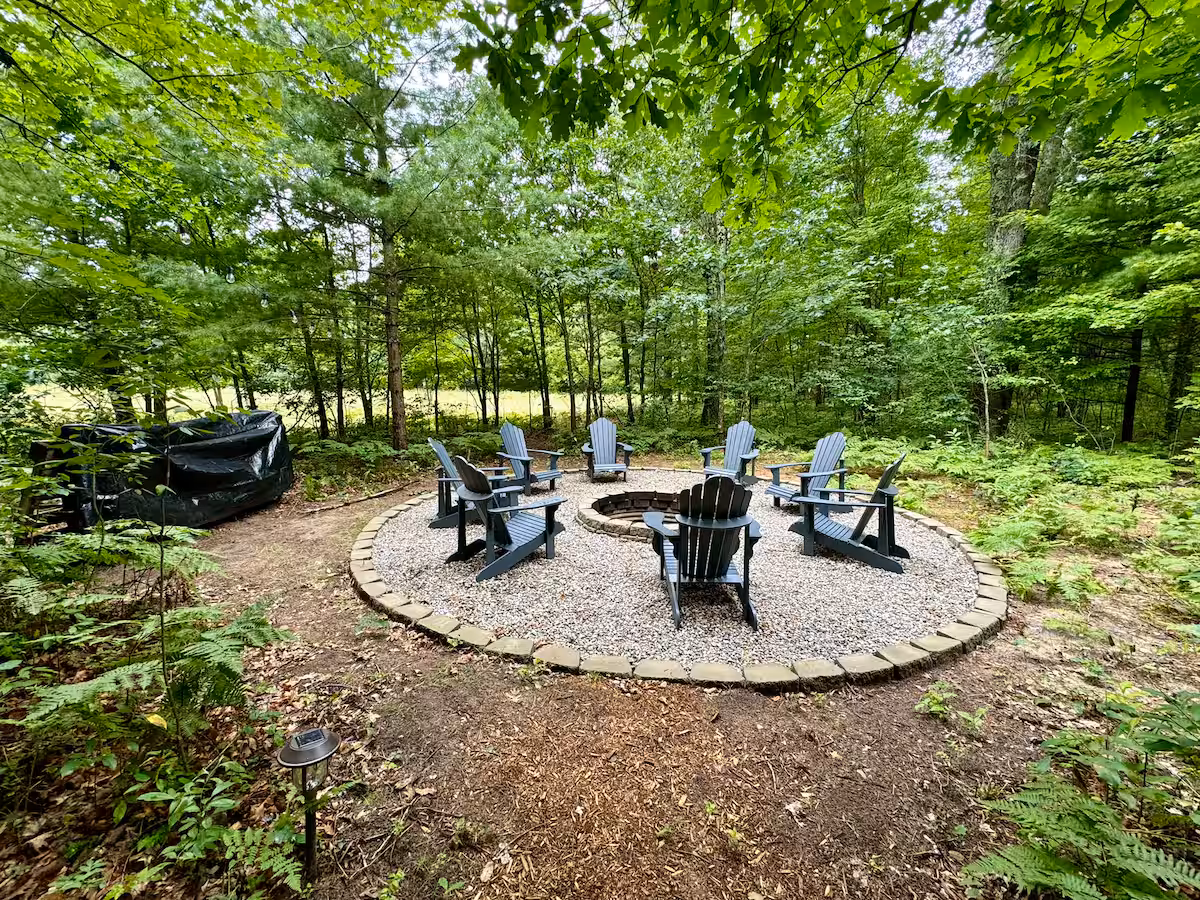 Pine River Ranch driveway and grounds